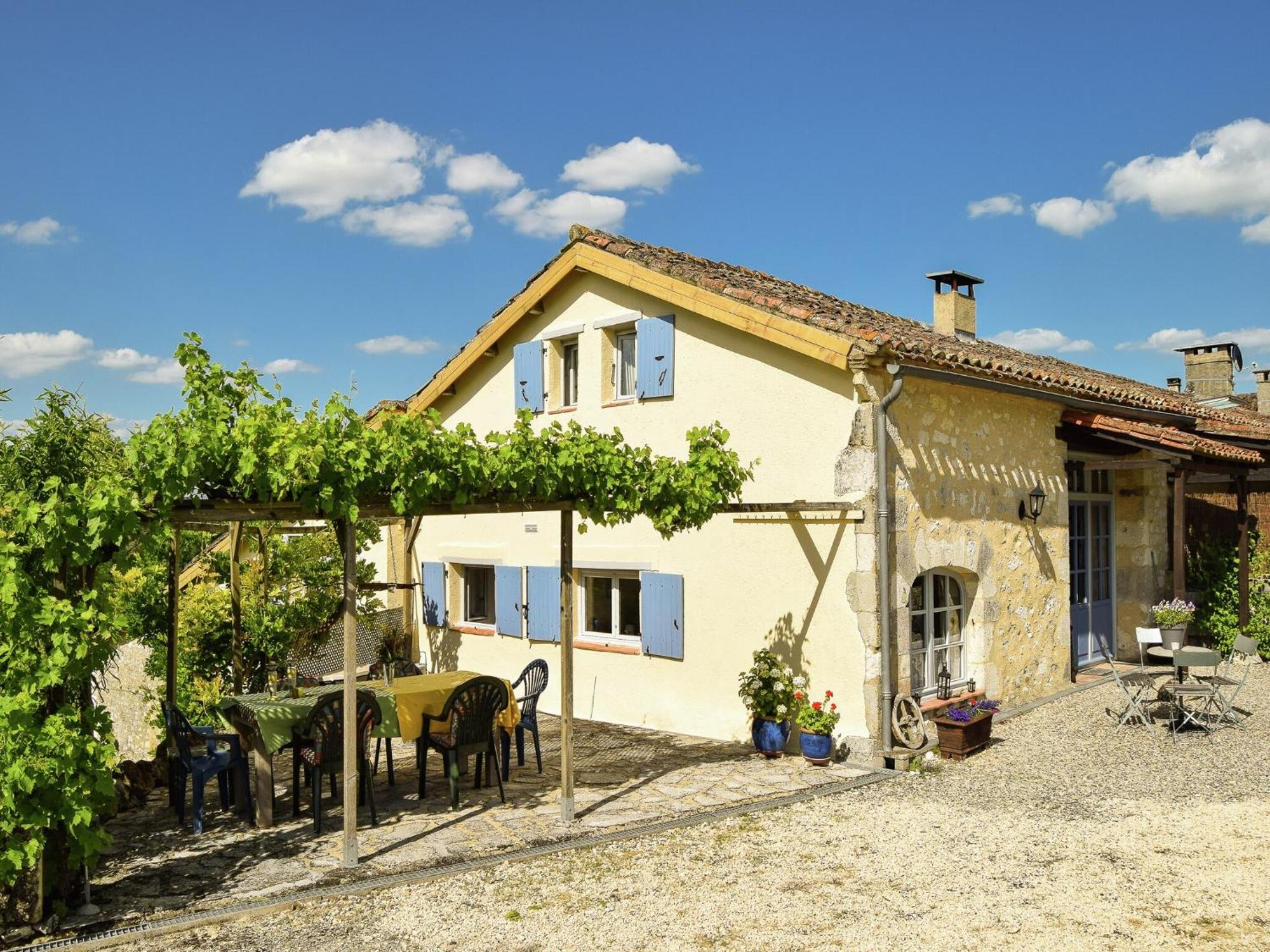 Snug Cottage In Saint Eutrope De Born With Pool Exteriér fotografie
